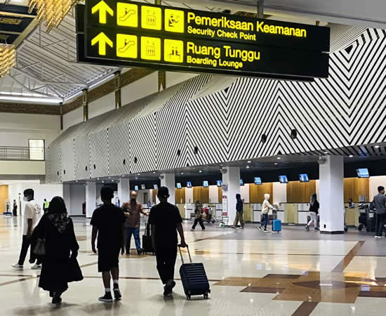 Antar Jemput Bandara Juanda Surabaya dan Carter Mobil.