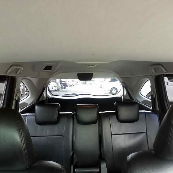 Kami menyediakan layanan sewa dan carter mobil Toyota Avanza 5 tempat duduk untuk perjalanan di Surabaya ke seluruh kota di Jawa dan Bali dengan sopir profesional.