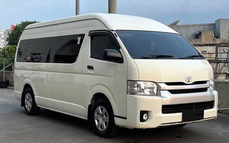Kami menyediakan layanan antar jemput Bandara Juanda Surabaya dan carter mobil Toyota Avanza 5 seater, Toyota Innova 6 seater, Toyota Hiace 14 seater ke seluruh kota di Jawa dan Bali.