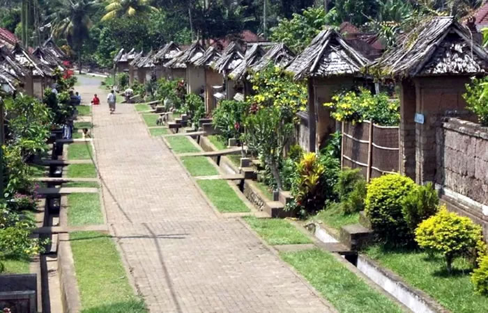 Antar Jemput Bandara Surabaya ke Bangli Bali dan Carter Mobil.