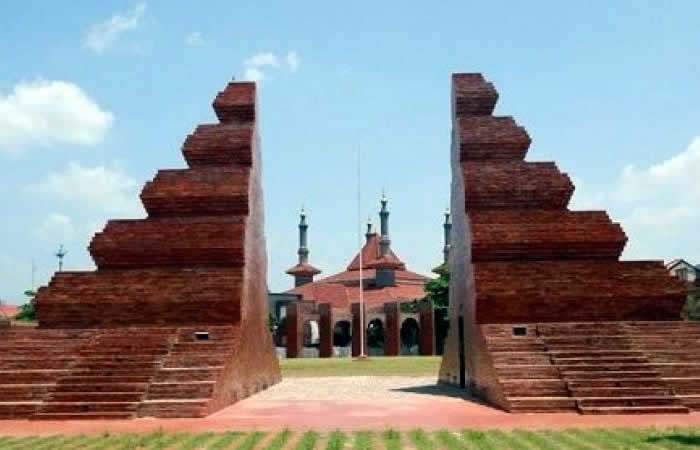 Antar Jemput Bandara Surabaya ke Cirebon Jawa Barat dan Carter Mobil.