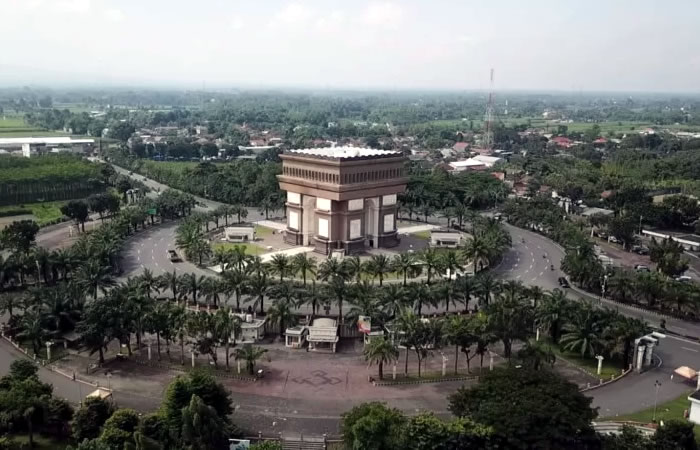 Antar Jemput Bandara Surabaya ke Kediri Jawa Timur dan Carter Mobil.