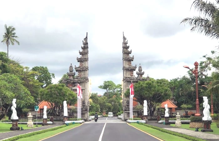 Antar Jemput Bandara Surabaya ke Nusa Dua Bali dan Carter Mobil.