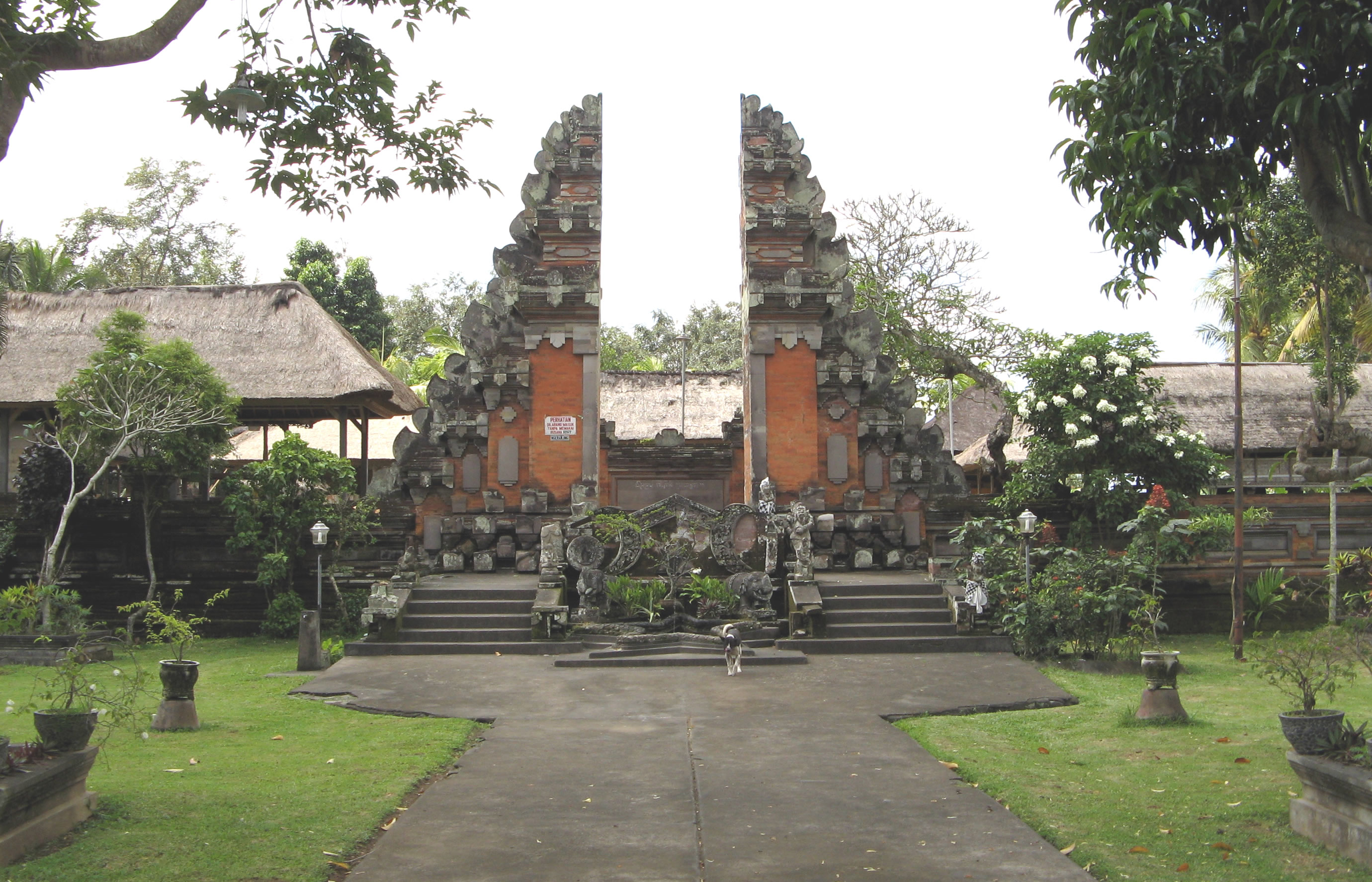 Antar Jemput Bandara Surabaya ke Pejeng Bali dan Carter Mobil.
